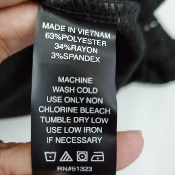 Vince Camuto Black Mesh-Like Long-Sleeve Bandage Top - Picture 4 of 12